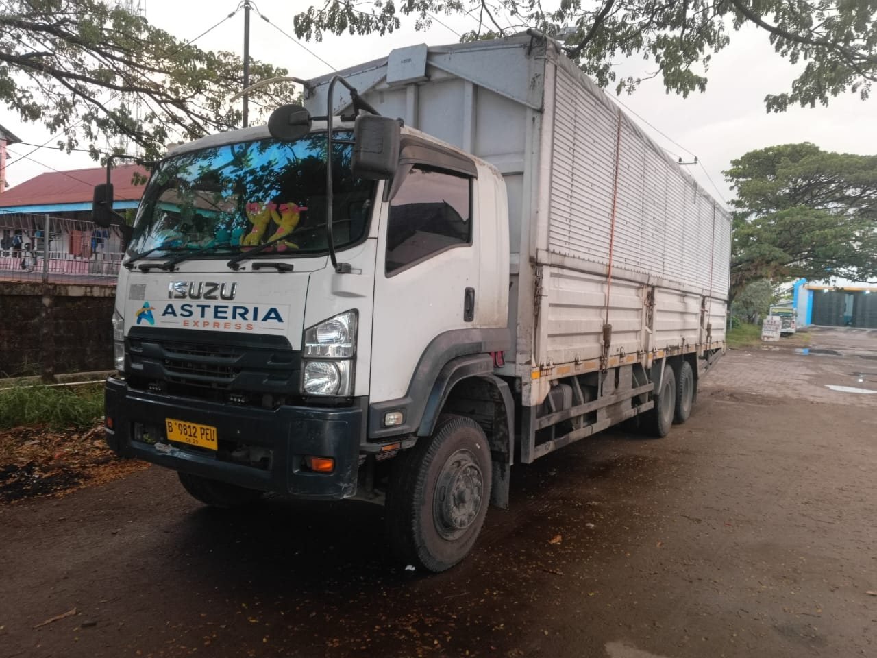Unit Tronton Wing Box Asteria Express